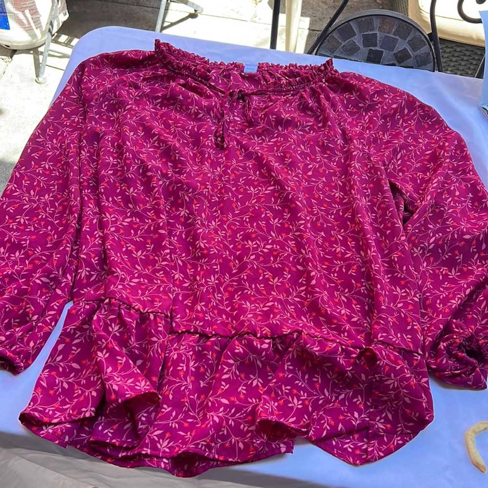 Old navy floral blouse